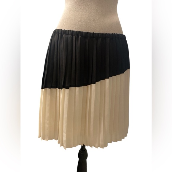 Banana Republic NWT skirt SZ medium - Picture 1 of 5